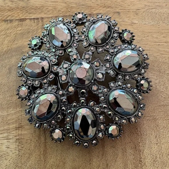 Silver Faceted Crystal Belt Buckle with Rhinestone Accents - Picture 5 of 7